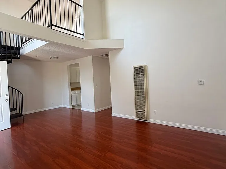 14814 Inglewood Ave. — Photo 8