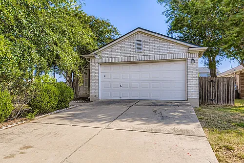 101 Bandara Woods Blvd Photo 1