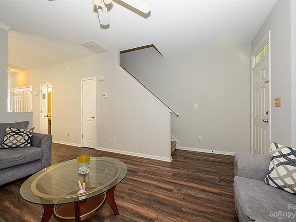 5th image of 319 Alabarda Ln