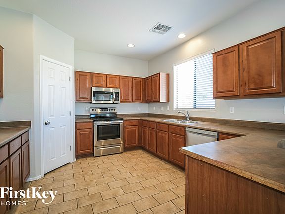 5th image of 23836 W La Vista Dr