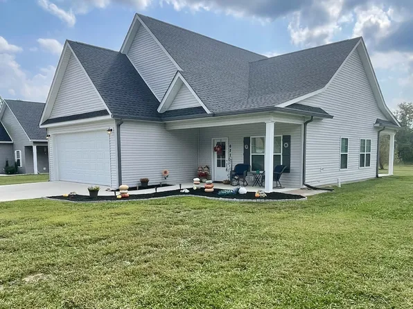 627 E Main St, Smithville, TN 37166