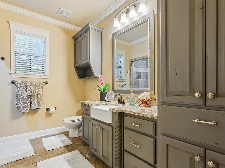 8464 Spicewood Springs Rd — Photo 40