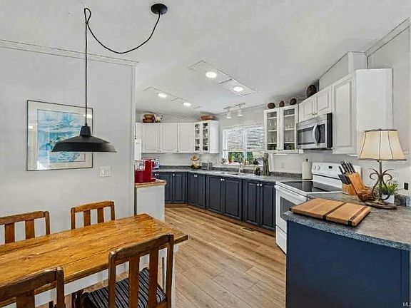 3rd image of 2465 Apollo Dr #219