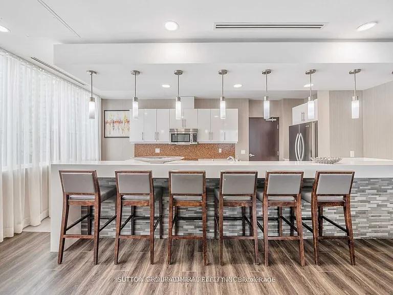 825 Church St #301 — Photo 15