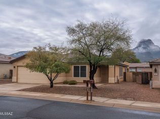 8201 N Stonehill Dr, Tucson, AZ 85743