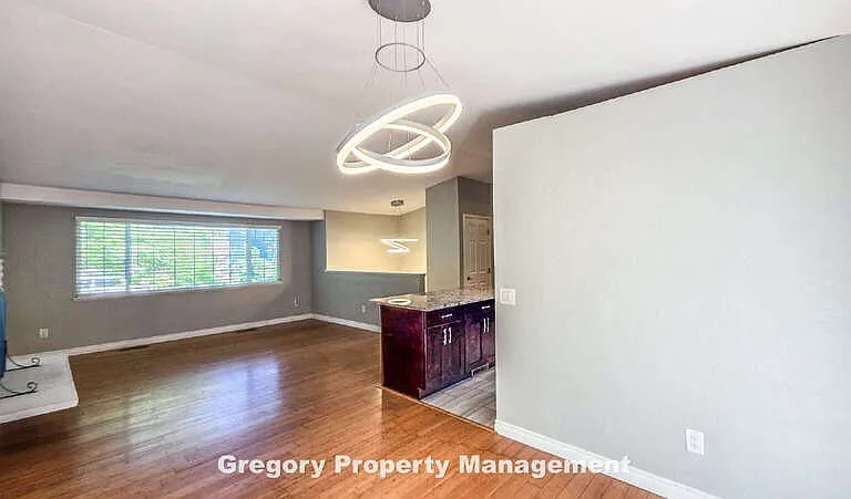 17606 Brook Blvd — Photo 5