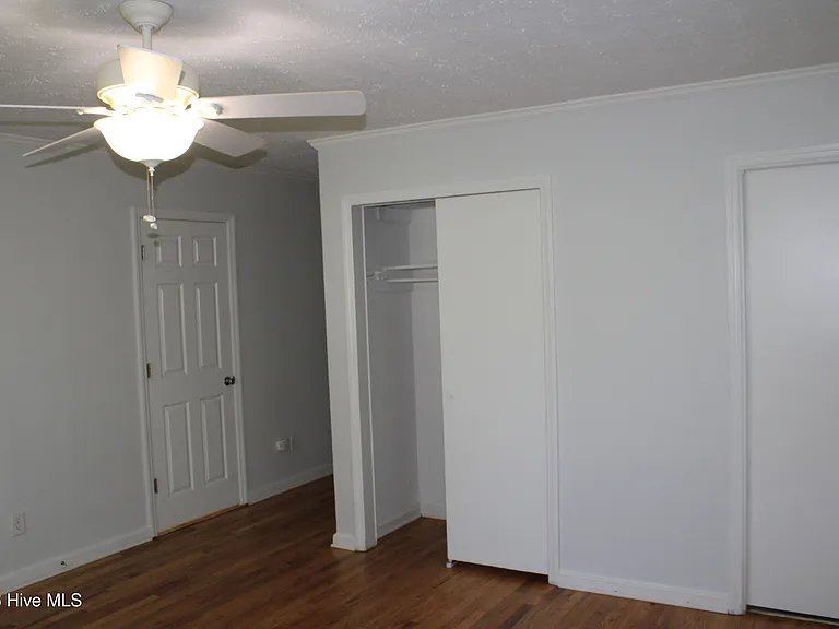 916 Stanton Dr — Photo 29