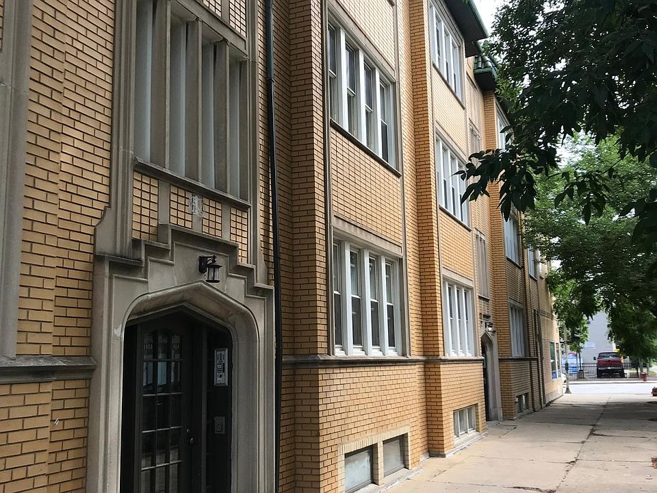 1st image of 4006 W Wellington Ave APT 1