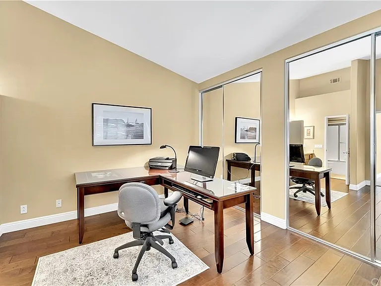 40 Promontory Park — Photo 18