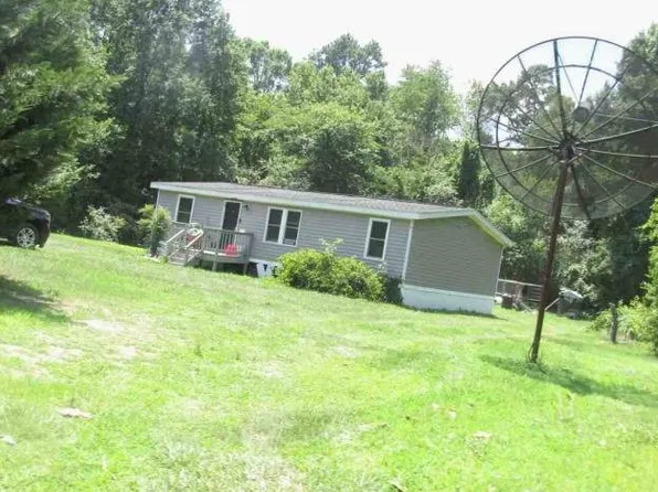 16064 Chester Ln, Bowling Green, VA 22427