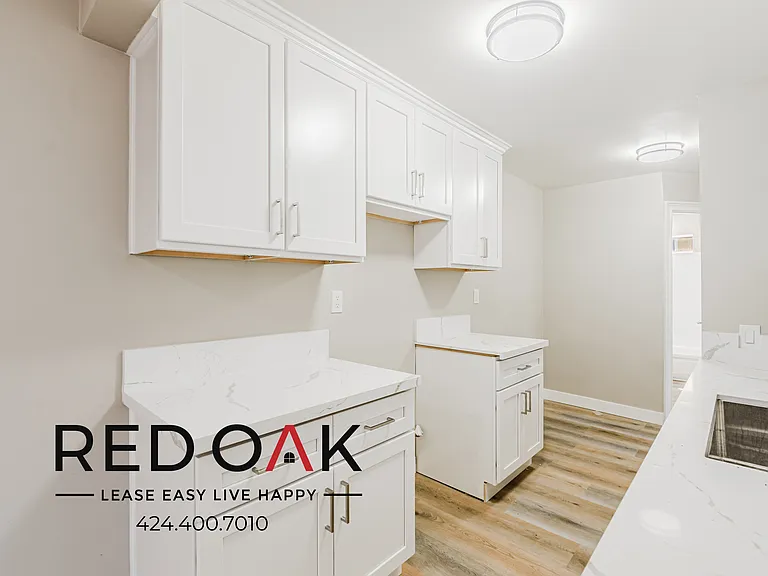 921 W 82nd St #27 — Photo 12