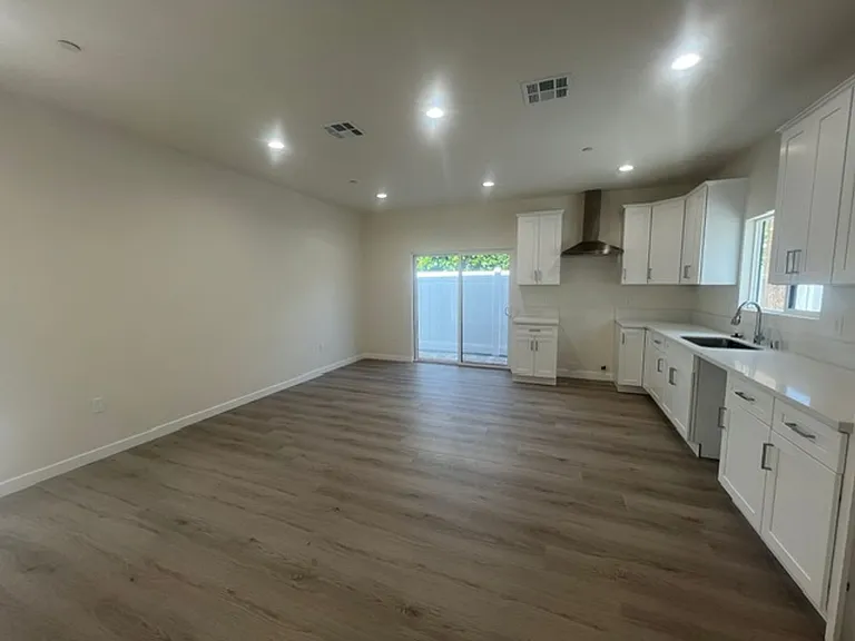 7317 -7321 Garden Grove Avenue — Photo 92