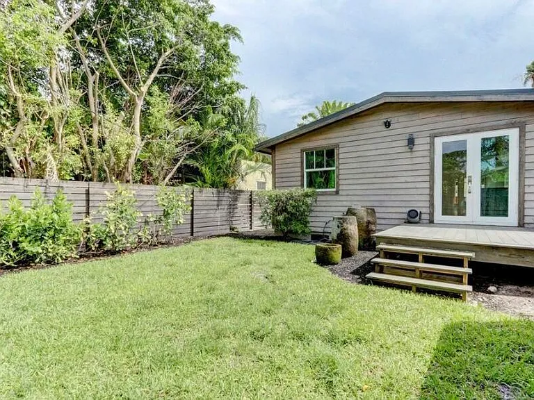 833 Ardmore Rd — Photo 38