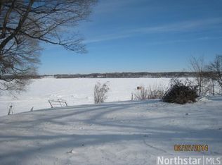 238 Peninsula Rd, Medicine Lake, MN 55441