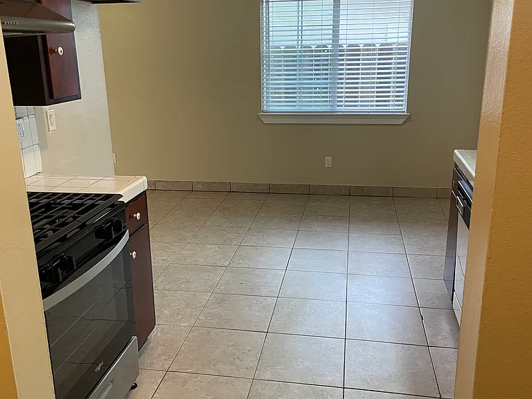 1333 Woodside Dr — Photo 17