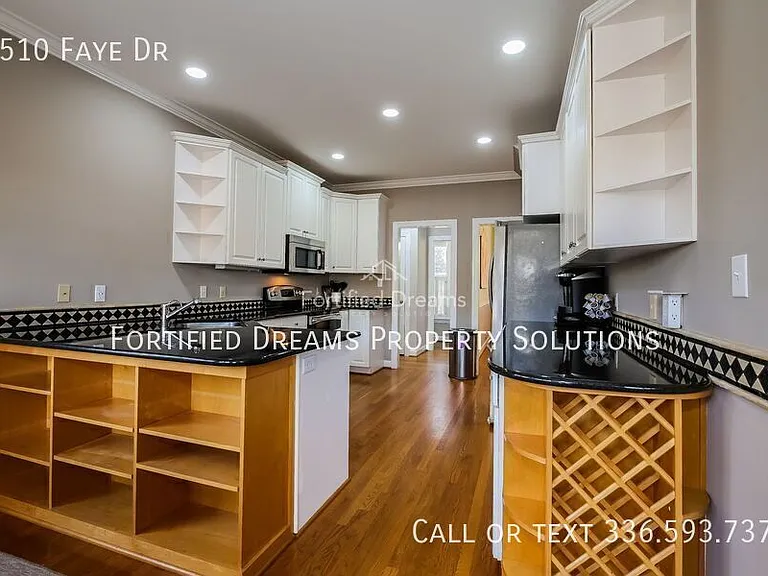 5510 Faye Dr — Photo 10