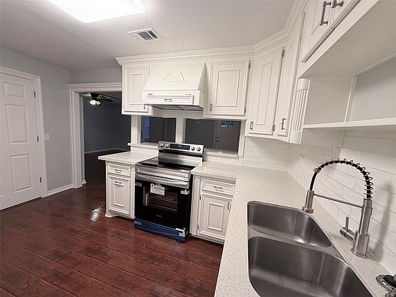 2nd image of 1003 W 12th St