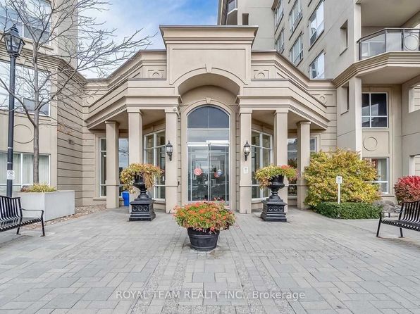 2 Maison Parc Ct Penthouse 808, Vaughan, ON L4J 9K4