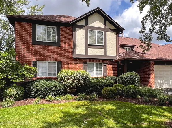 35 Shawnee Trl APT 3, La Grange, IL 60525
