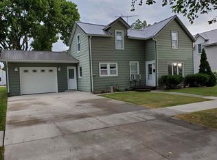 262 6th Ave W, Cresco, IA 52136