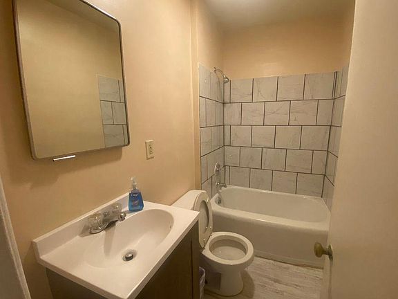 5th image of 2427 S 18th St #2427