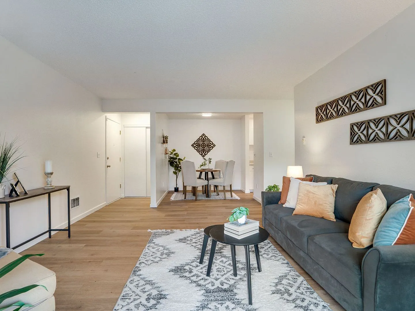 Cozy Condo Living in Tacoma's Desirable Highlands Community | Pool, Gym & Clubhouse — Photo 3