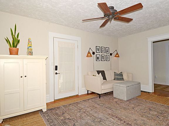 2nd image of 306 Van Buren St
