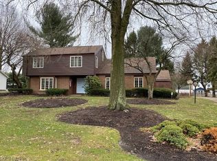 1352 Stonington Rd NW, North Canton, OH 44720