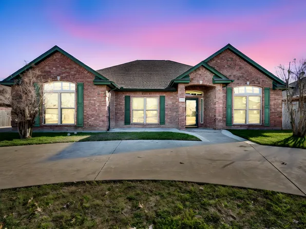503 Northgate Dr, Waxahachie, TX 75165