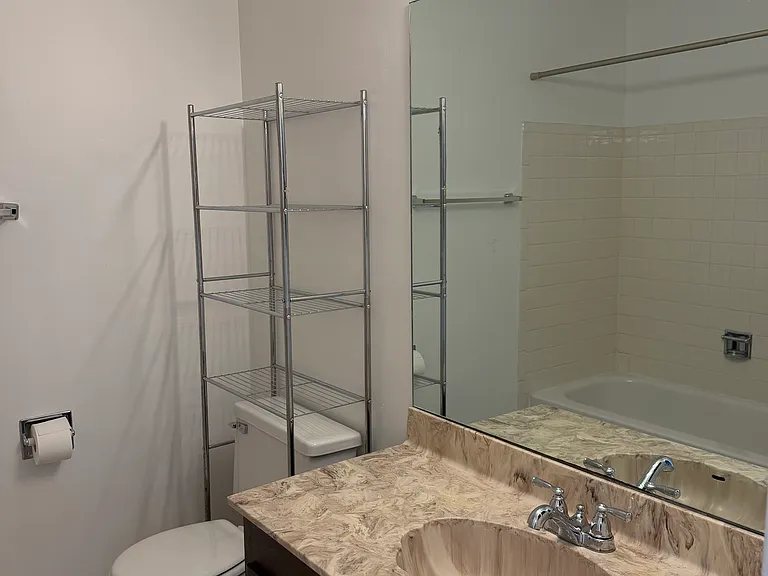 214 Scarsdale Ct #D1 — Photo 14