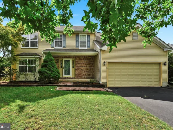 3034 Fairhill Dr, Collegeville, PA 19426