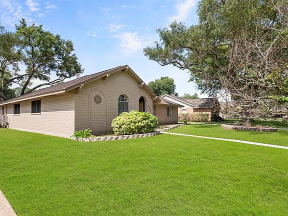 3rd image of 3319 Greenridge Dr