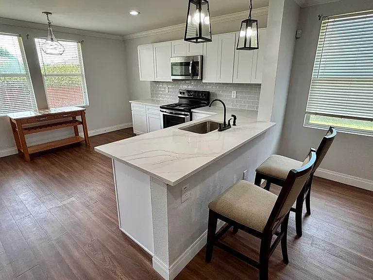 8405 Olivia Meadow Dr — Photo 10