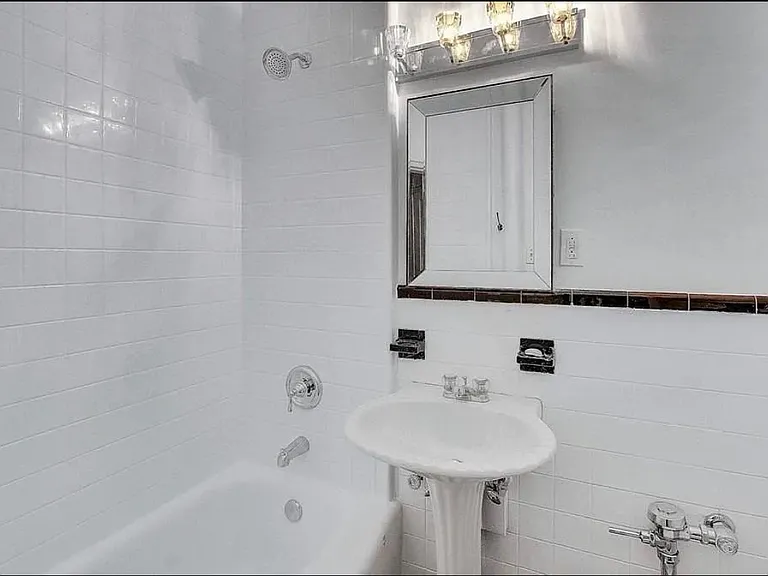 265 Dartmouth St #2G — Photo 6