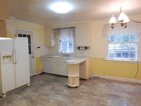 5th image of 529 Barrywood Dr