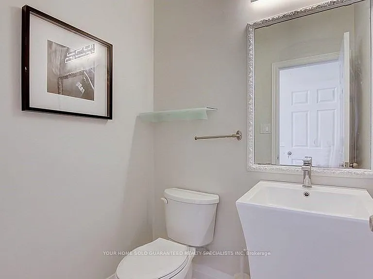 15 Ashgrove Rd — Photo 12