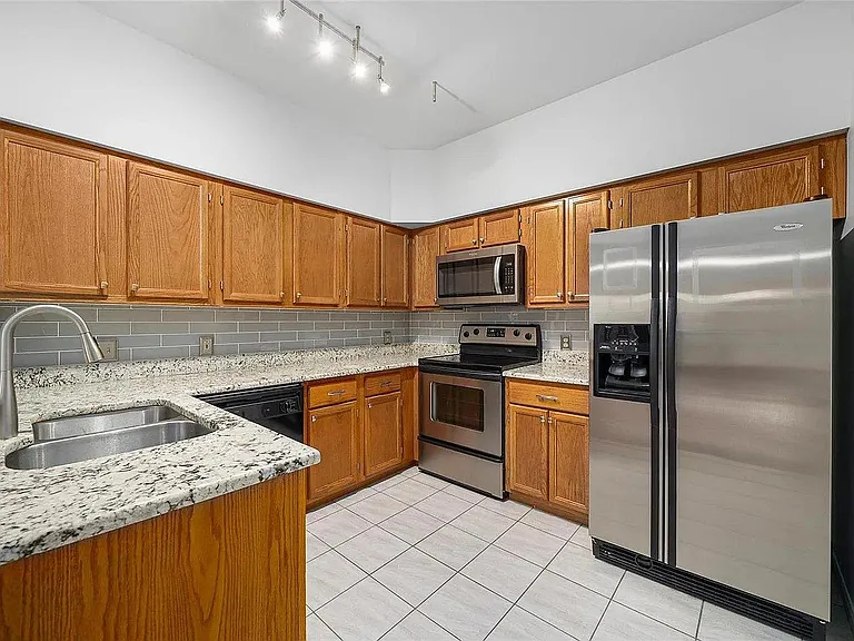 1025 N Spoede Rd — Photo 14