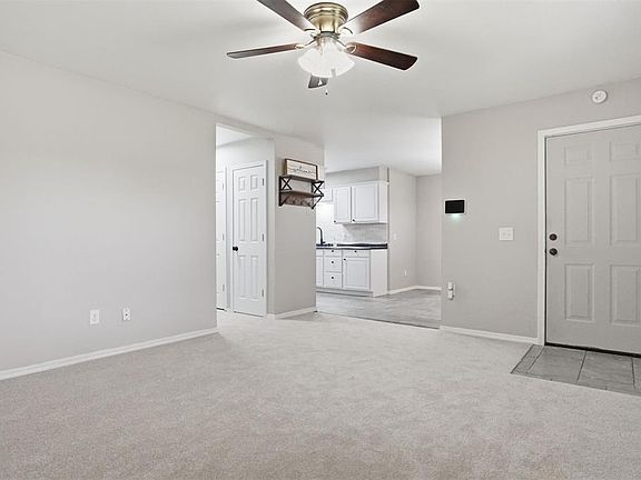 4th image of 707 W 7th St