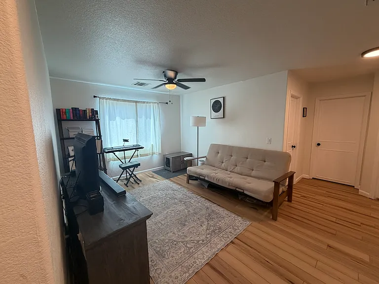 278 E Baylor Ln — Photo 25