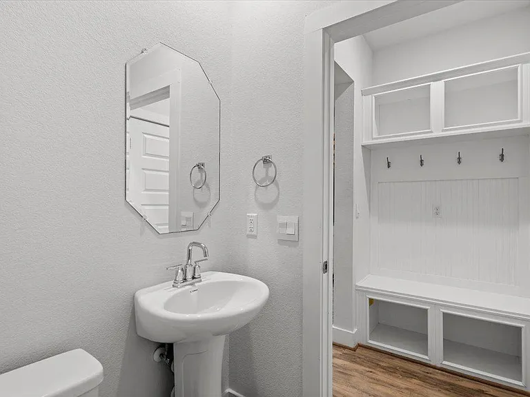 7106 Silver Star Ln — Photo 16