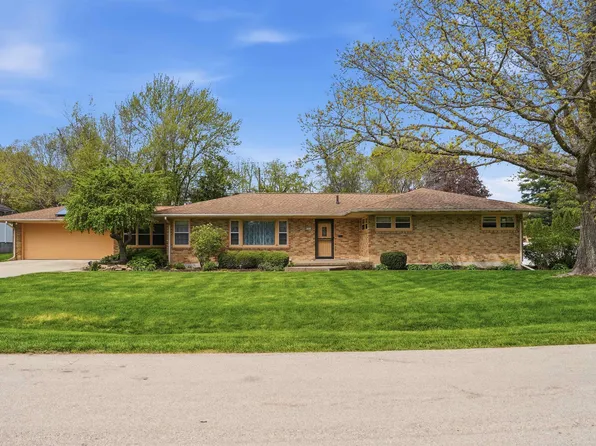 1213 Douglas Ter, Dixon, IL 61021
