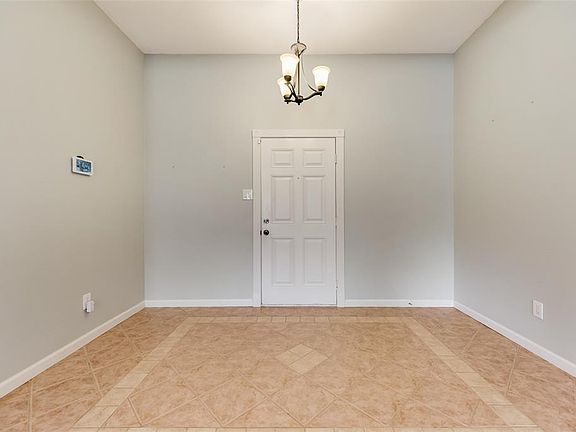 4th image of 2209 Bradford Dr
