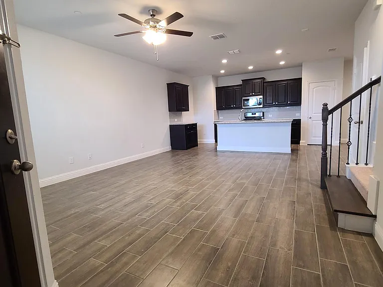 6825 Andrew Dr — Photo 3