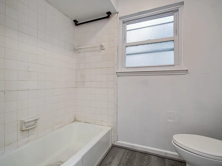 674 Ravensworth Dr — Photo 40