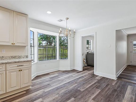 5th image of 4233 Bordeaux Dr