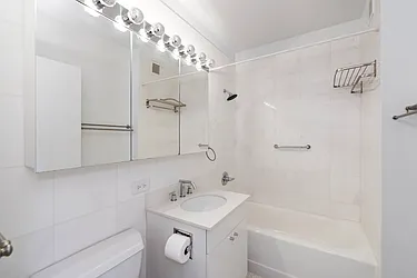 Rented by R New York