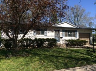 431 Colonial Dr, Dekalb, IL 60115