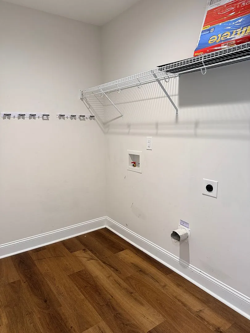 168 Place Pond Dr — Photo 3