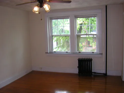 210 Drummond Pl Photo 1
