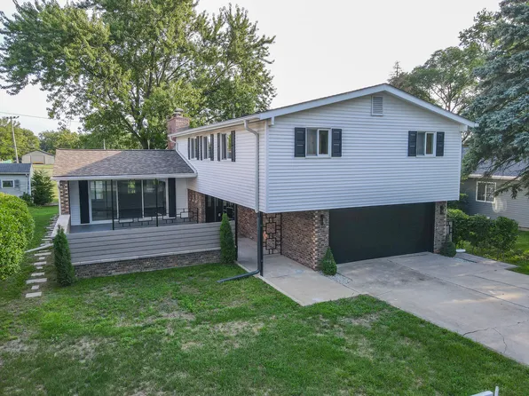 312 Garfield Ave, Peotone, IL 60468